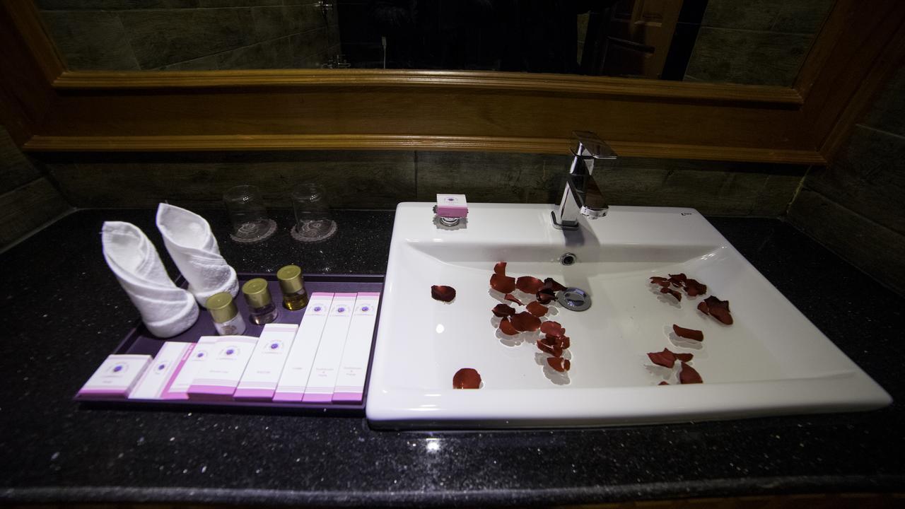 Win Unity Hotel Mandalay Bagian luar foto
